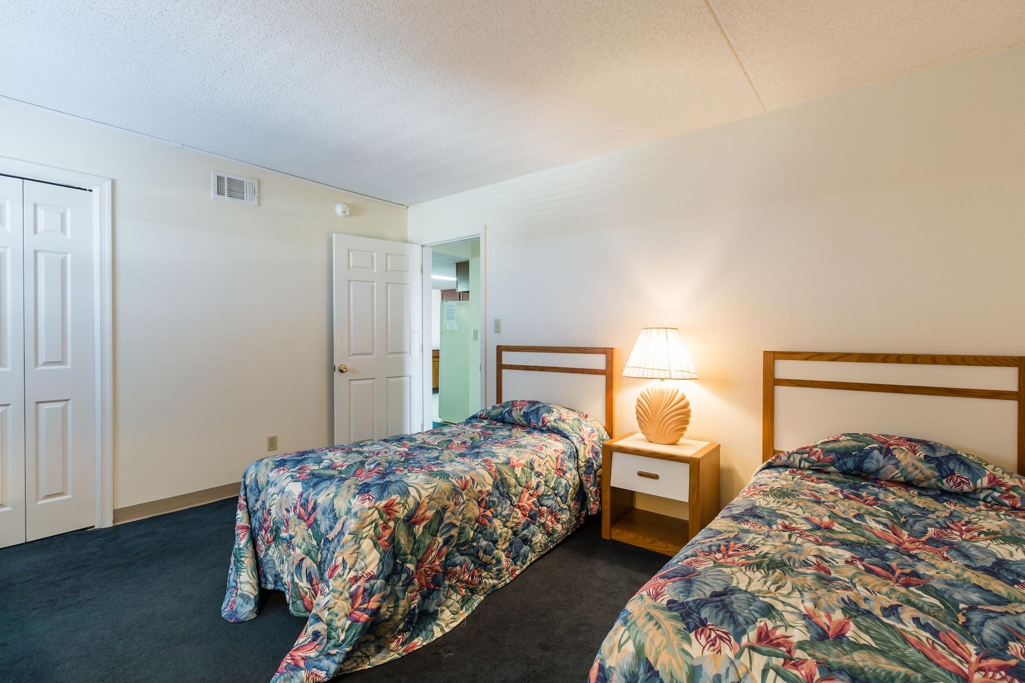 Ocean Towers Resort Atlantic Beach Экстерьер фото